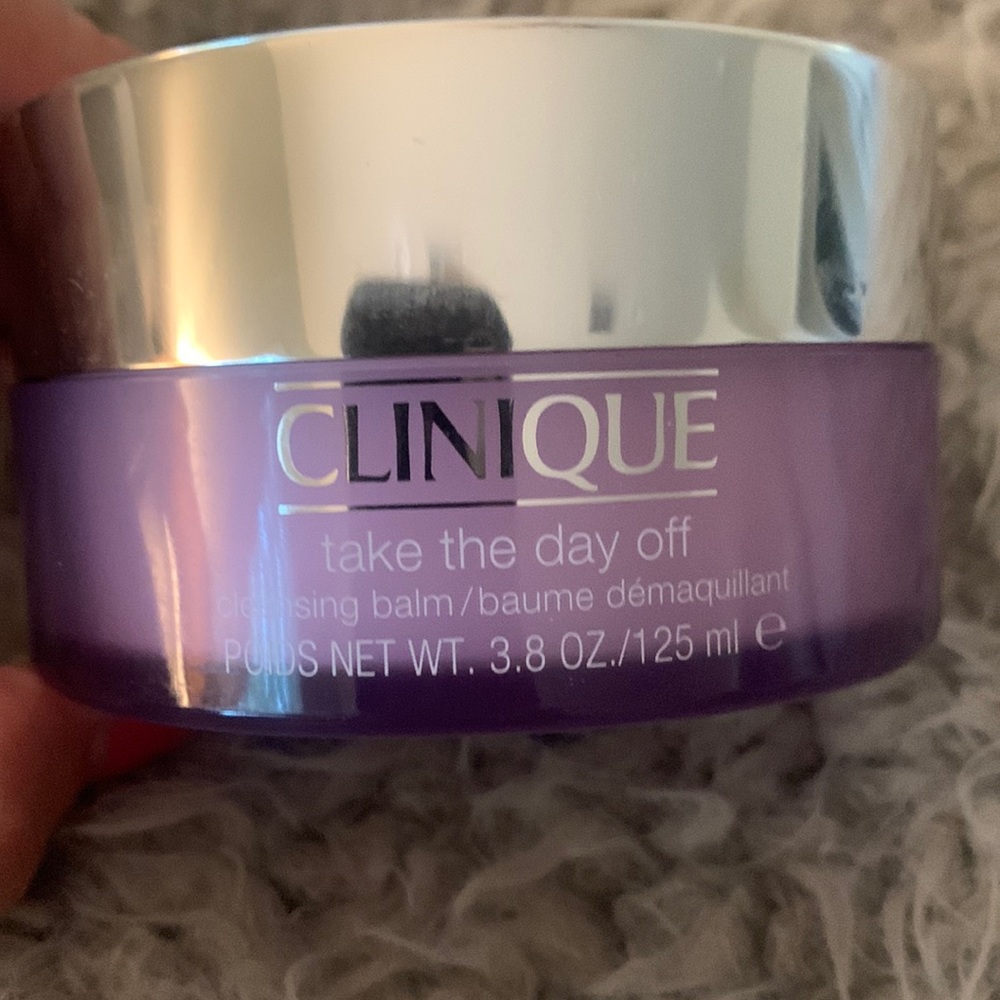 Clinique take the day off